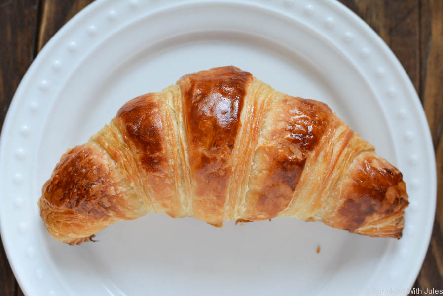 A picture of a delucious croissant